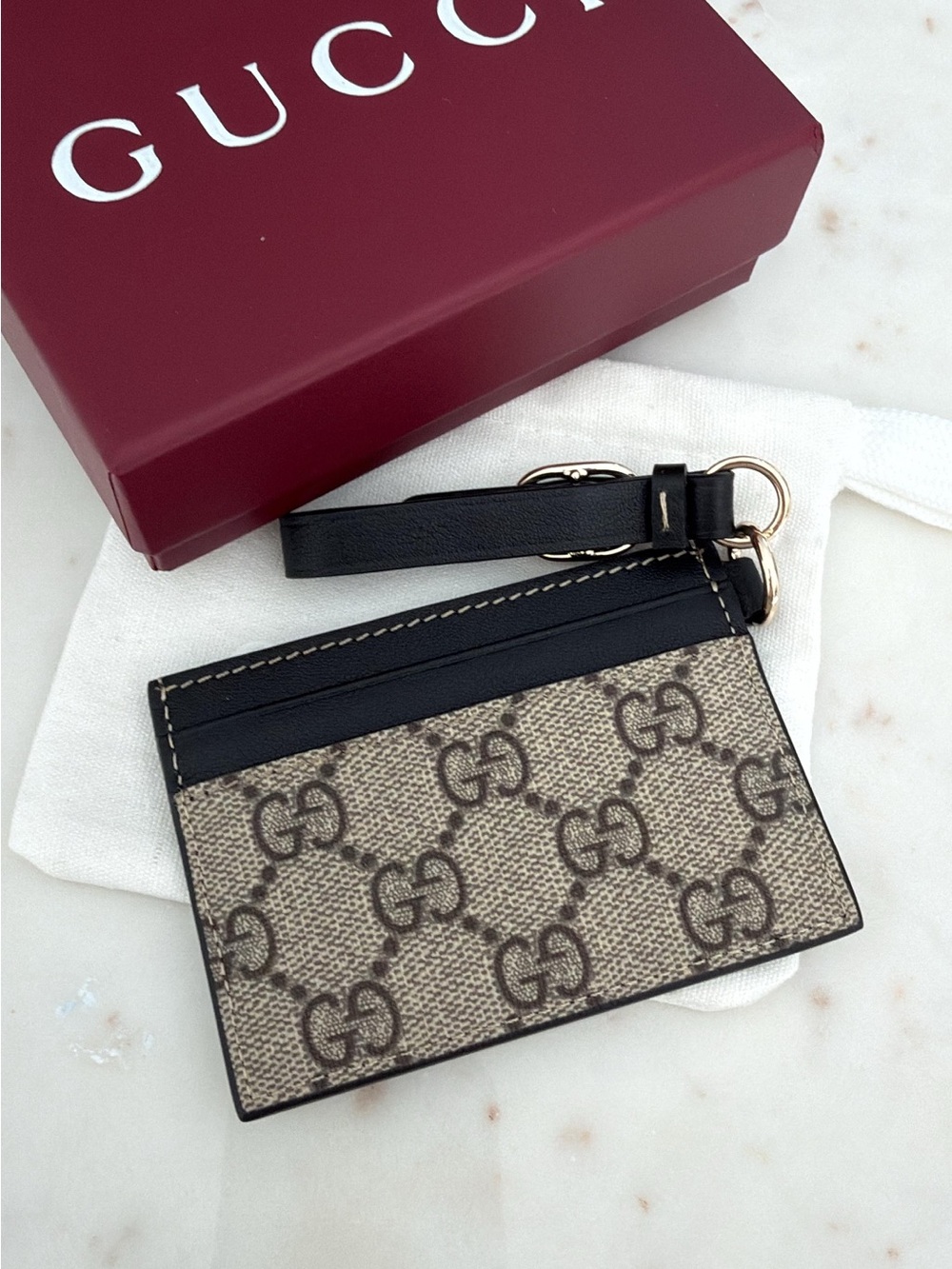 Gucci Beige & Brown GG Supreme Card Holder - Picture 2 of 4